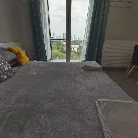 Apartment City View *